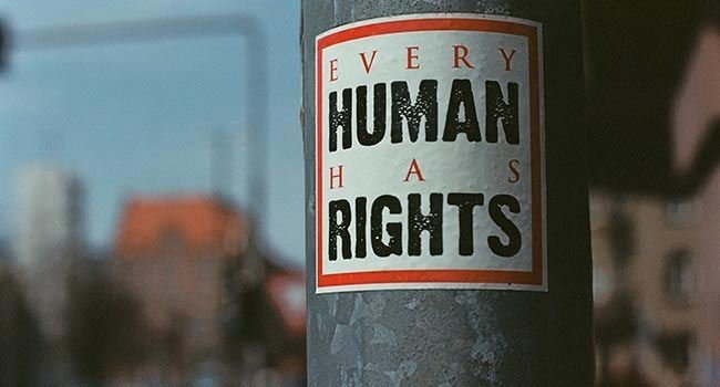 Aufkleber mit der Aufschrift Every human has rights