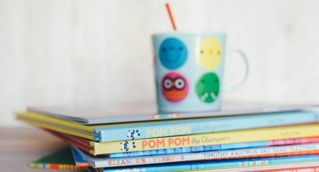 Ein Stapel Kinderbücher